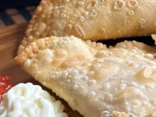 Pastel de Calabresa com Palmito