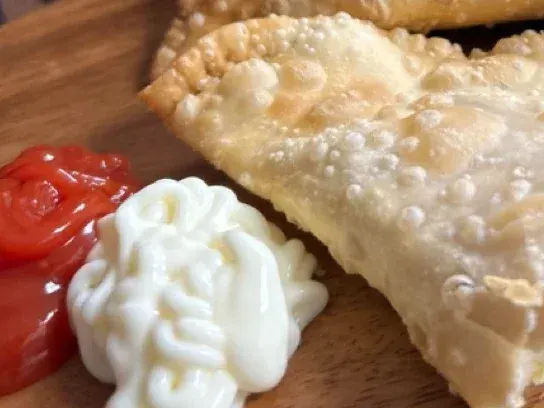 Pastel de Queijo com Ovo e Bacon