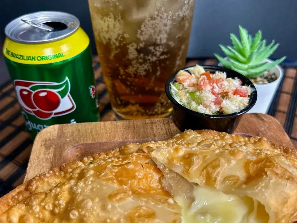 Pastel de Queijo com Tomate Seco