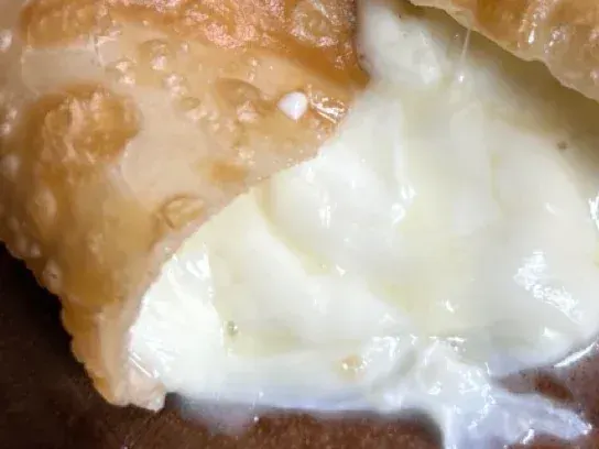 Pastel de Queijo com Bacon