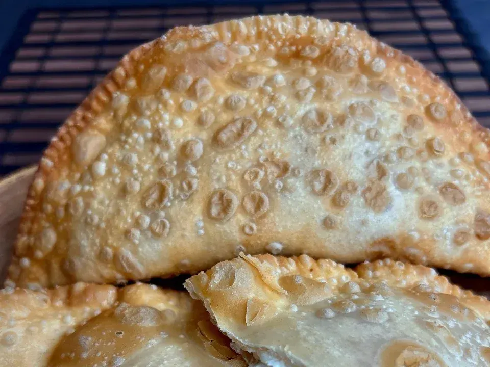 Pastel de Banana com Morango e Nutella
